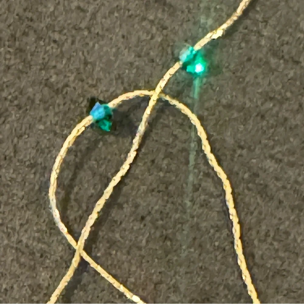 🛑🛑SOLD 🛑🛑Vintage Liquid Gold Necklace with Green Glass Crystals - Picture 15 of 17